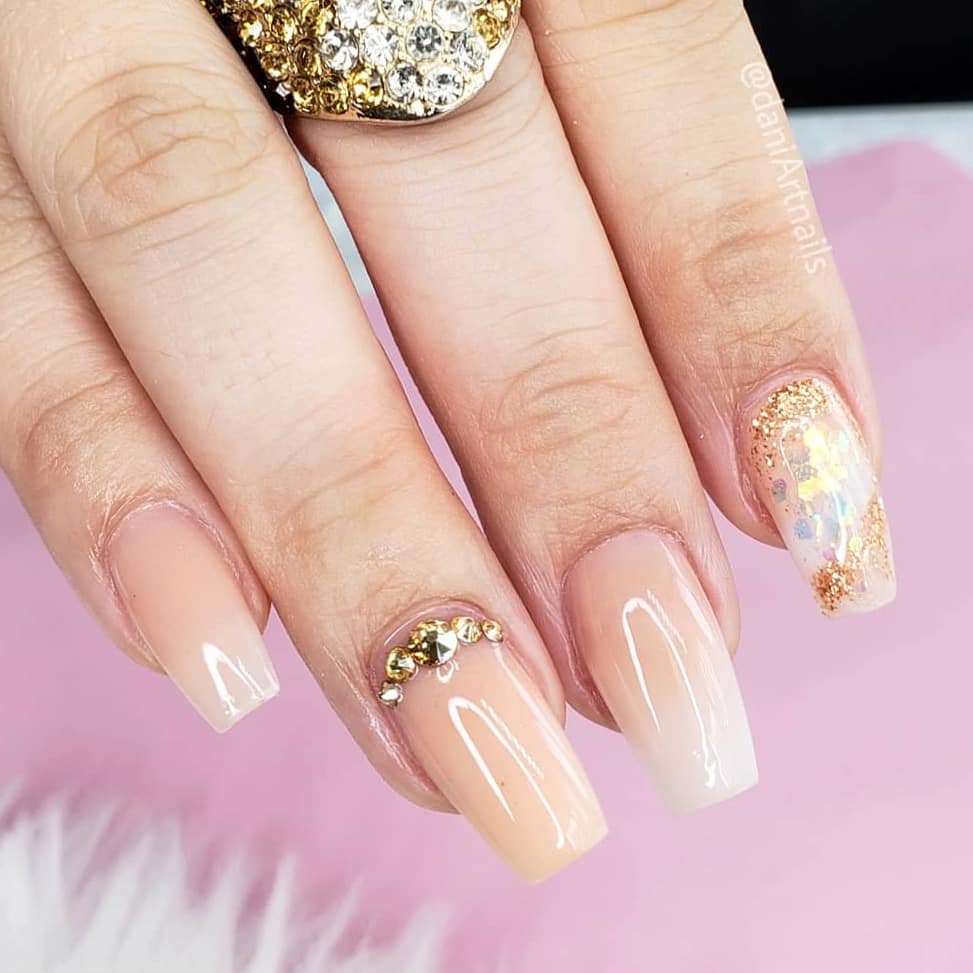 Este blog va sobre los diversos tipos de diseños de uñas