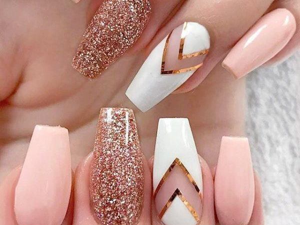 Manicura de porcelana